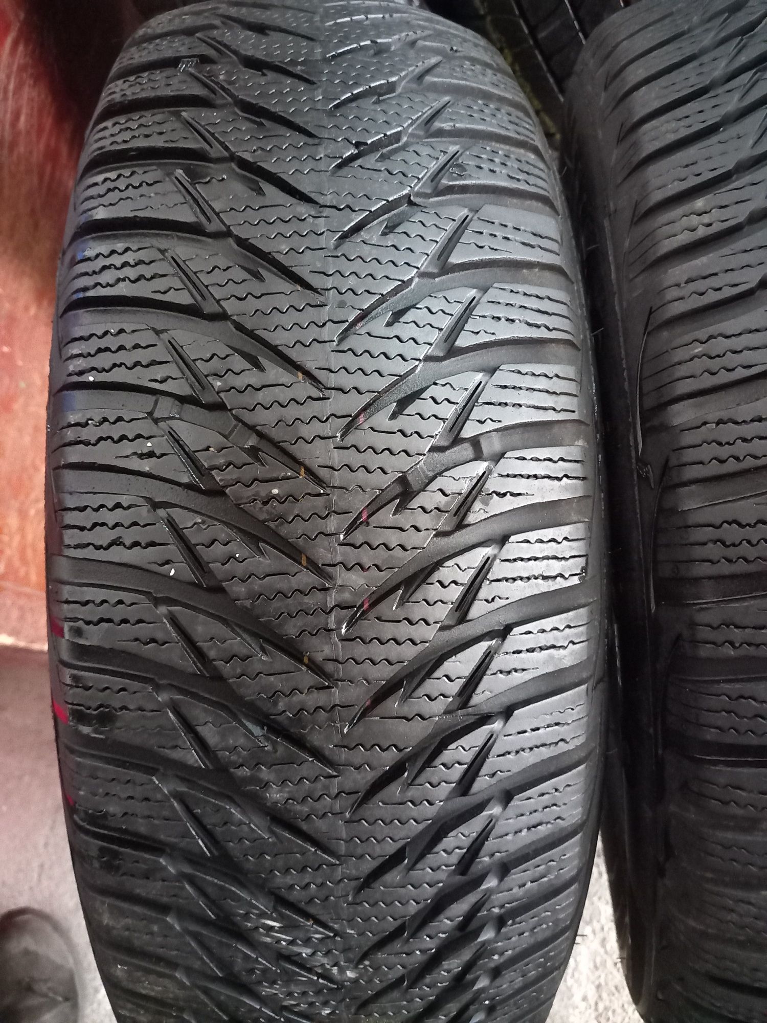 2 Pneus 195/60R16 C Goodyear