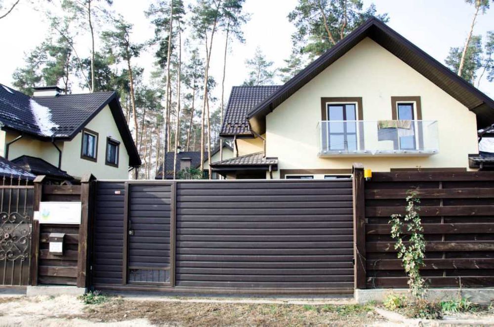 Металевий паркан. Паркан ранчо. Металеві паркани.