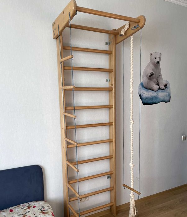 дитяча шведська стінка