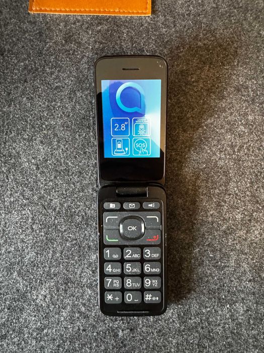 Atrapa telefonu Alcatel z klapką