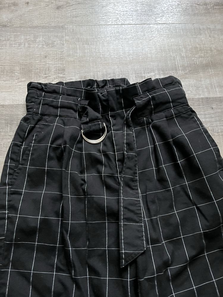 Spodnie w kratkę z paskiem cropp