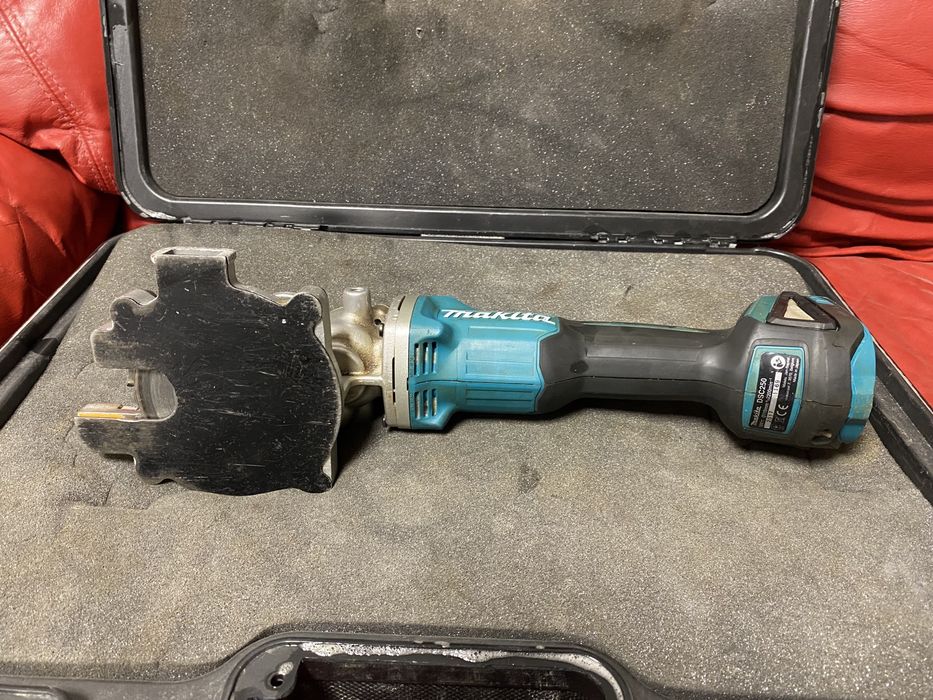 Makita przecinarka do prętów 18v li-ion zbrojeniowych dsc250zk