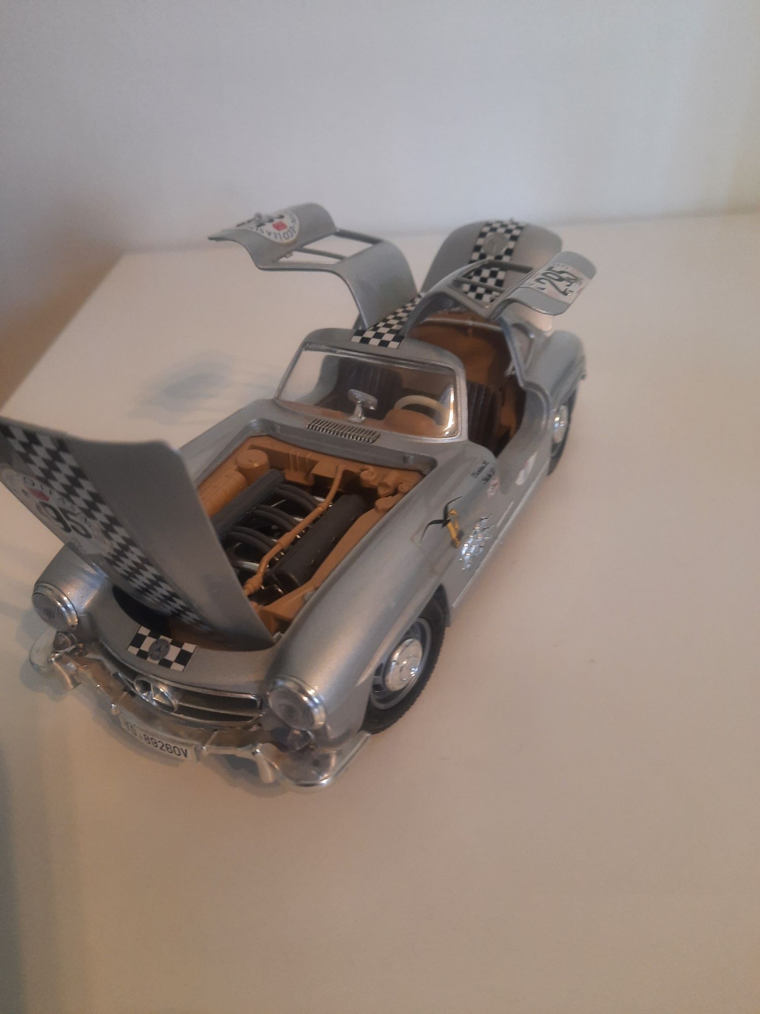 Mercedes benz 300sl Mille Miglia bburago 1:18