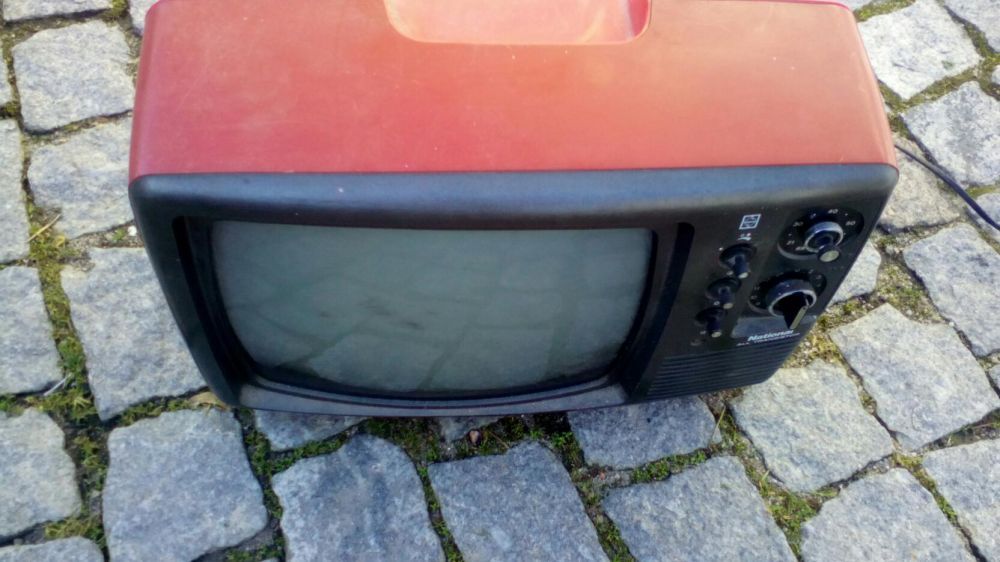 Vendo ou troco televisão