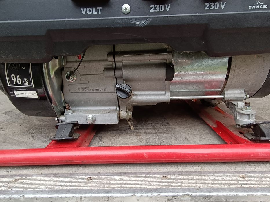 Agregat prądotwórczy Einhell TC-2500  bardzo mało używany