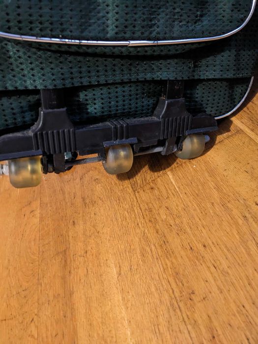 Валіза, чемодан. Розміри 76×49×25см. Все ціле і працює