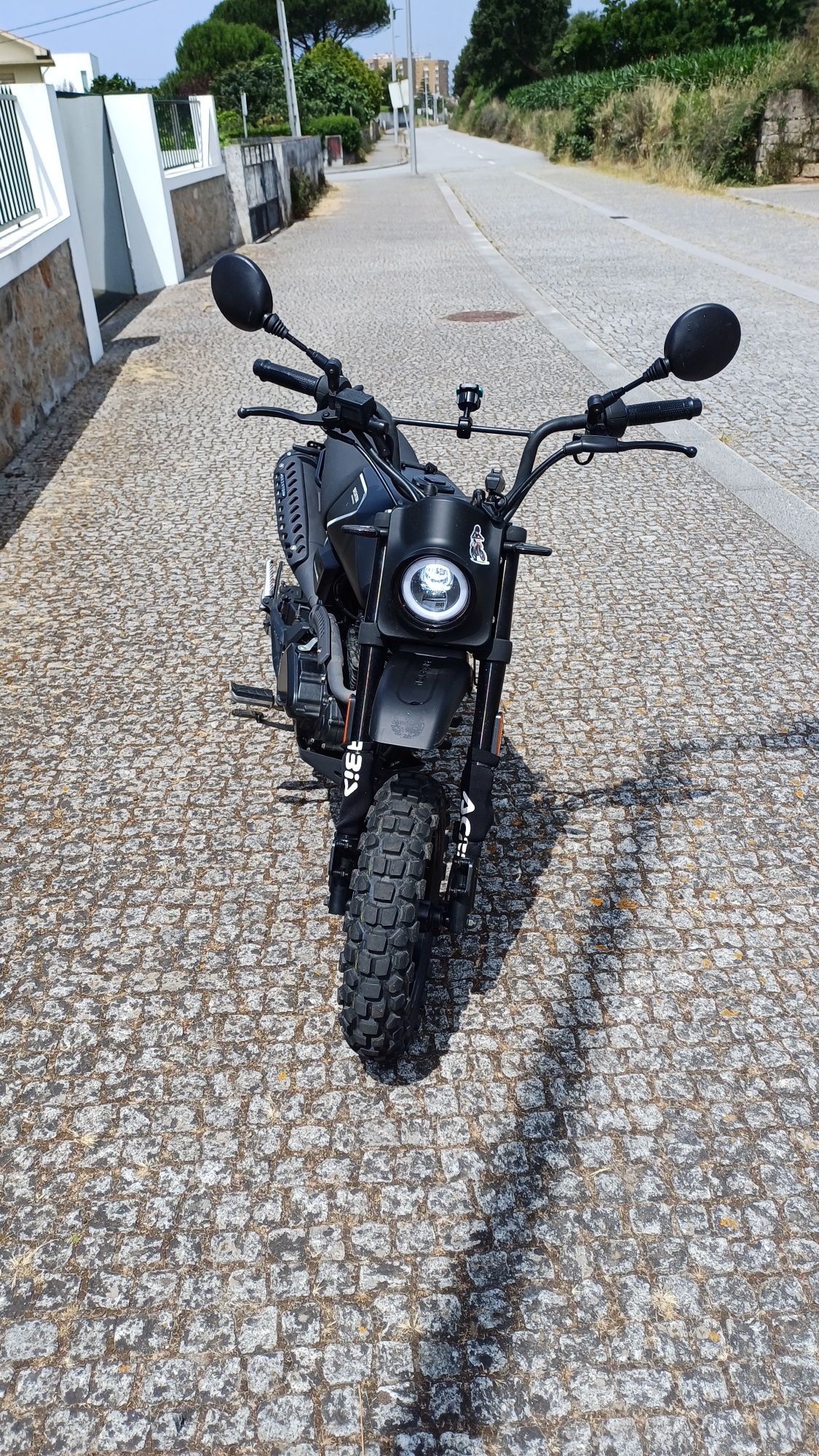 Brixton Crossfire XS 125