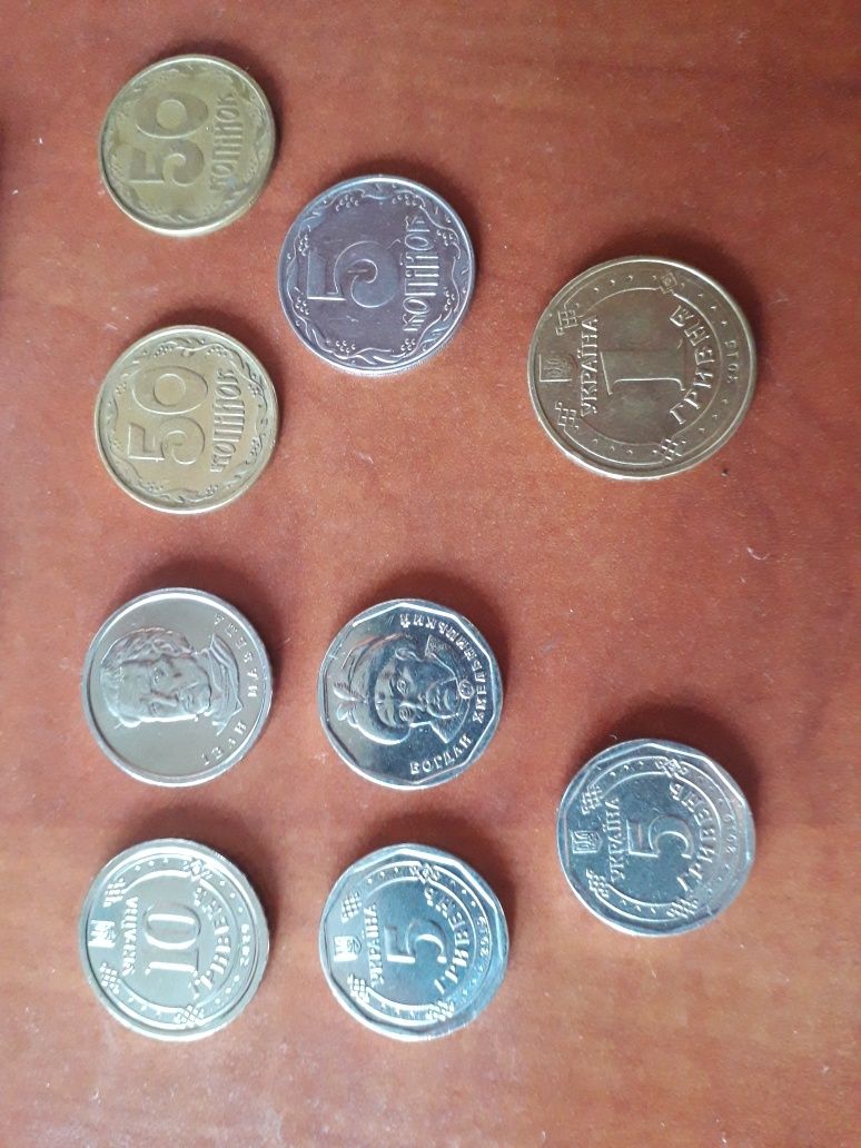 Продам монеты различные