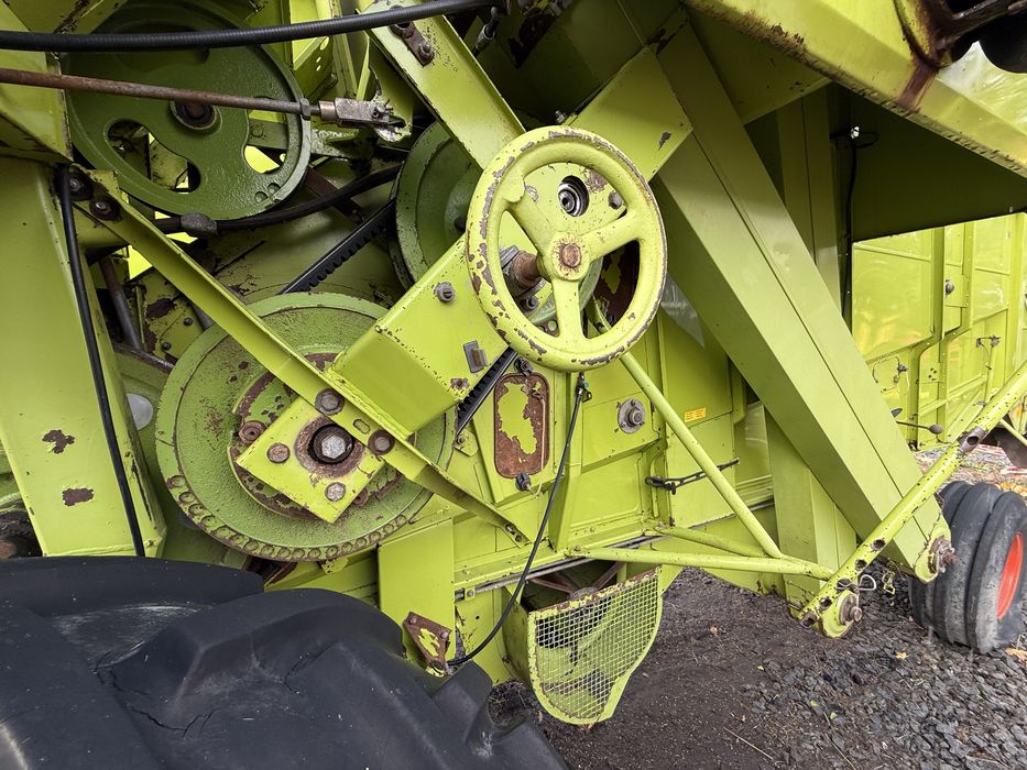 Комбайн зернозбиральний Claas Consul