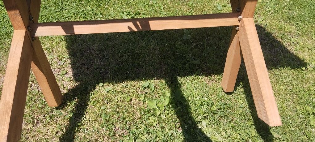 Stół ogrodowy drewniany