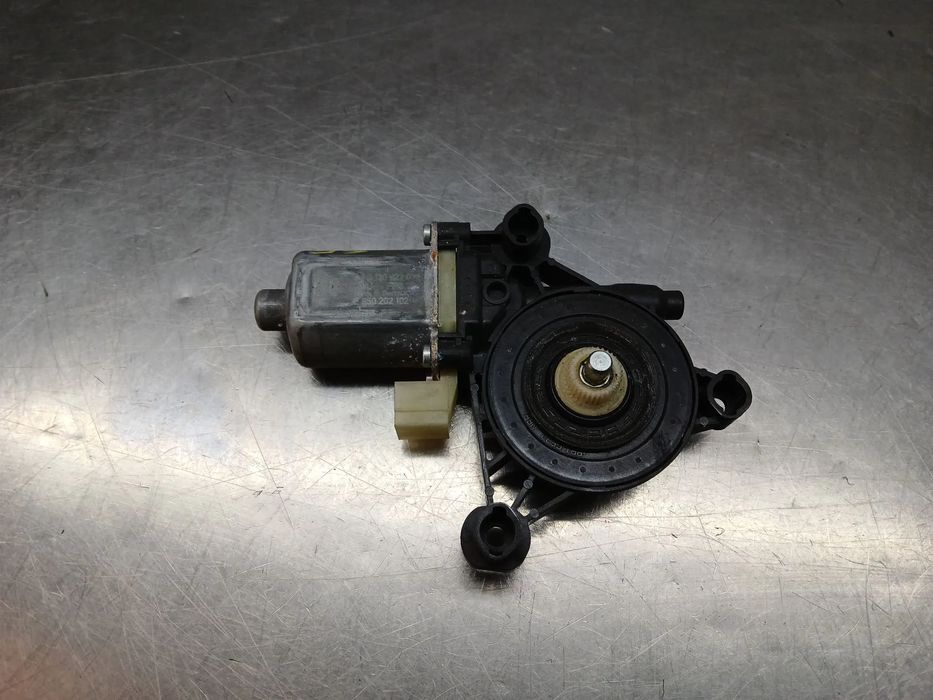 Motor vidro frente esquerdo AUDI A3 Sportback (8YA)