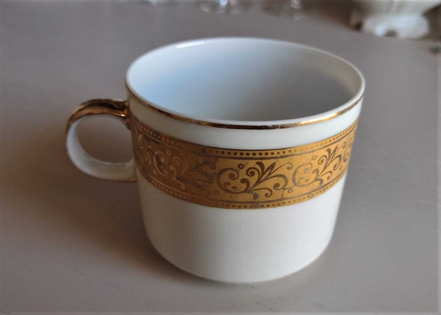 Antiga Chávena Café Branca e Dourada SPAL Porcelanas Portugal