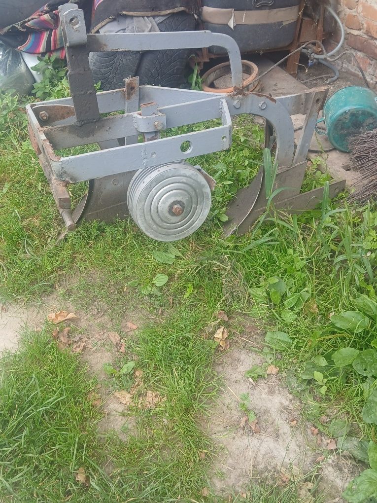 плуг до мінітрактора