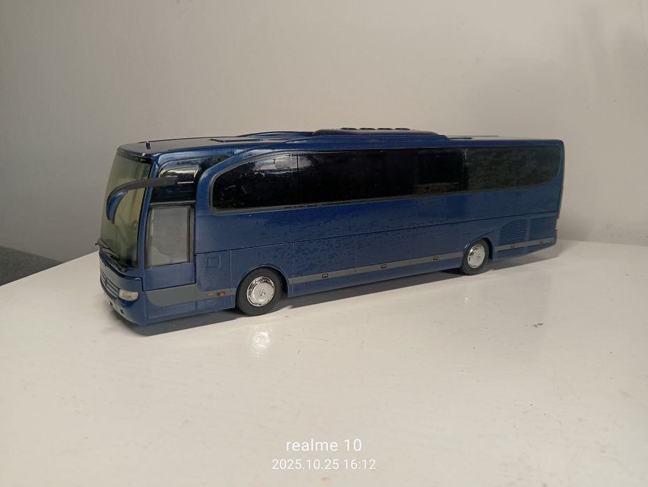 Mercedes travego 1/43 metalowy