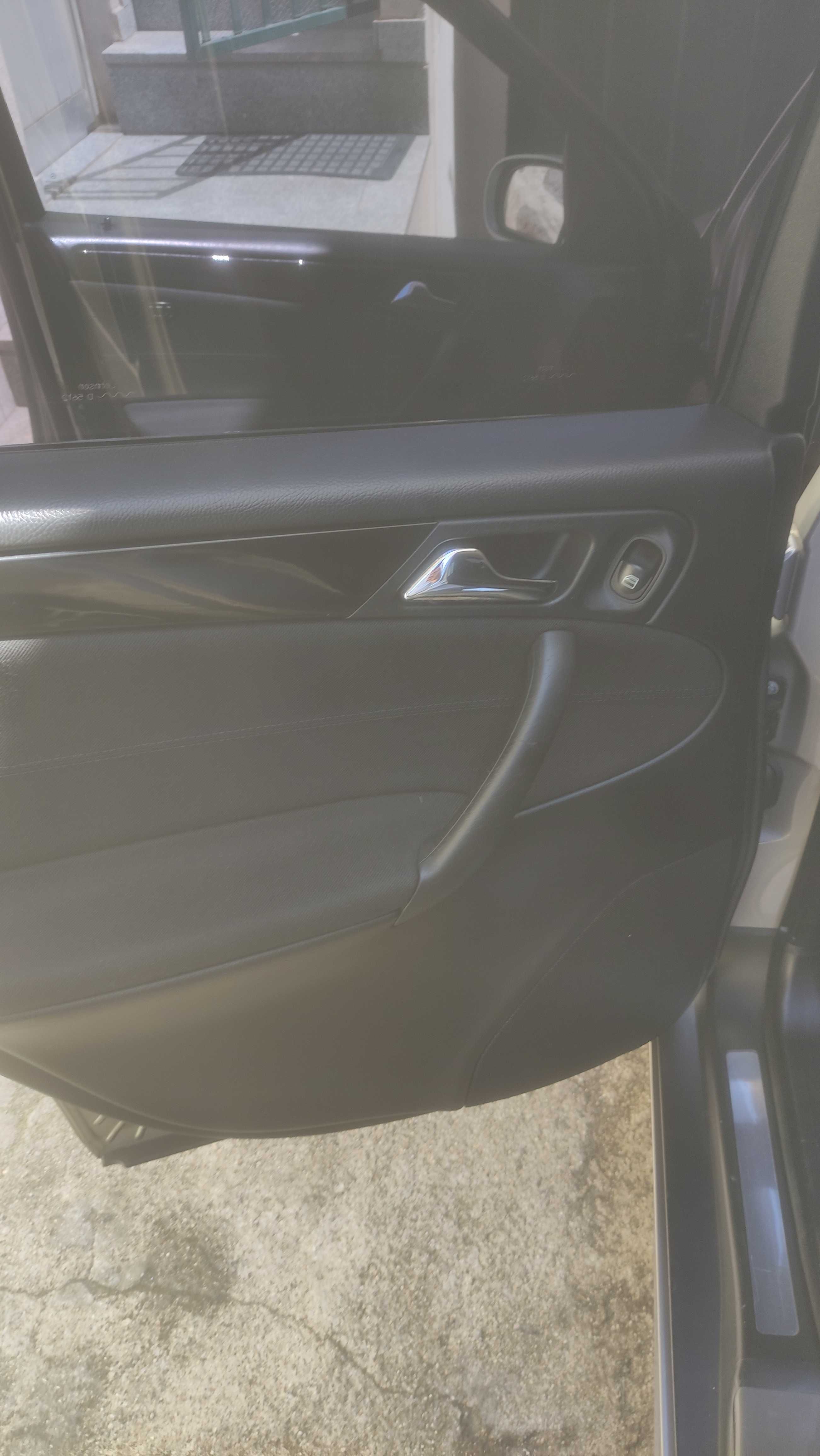 Mercedes C220 CDI Nacional muito estimada