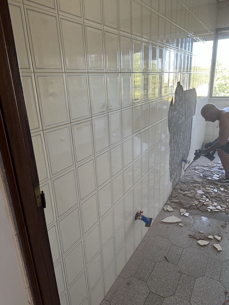 Faco trabalhos fe trolha e pintura
