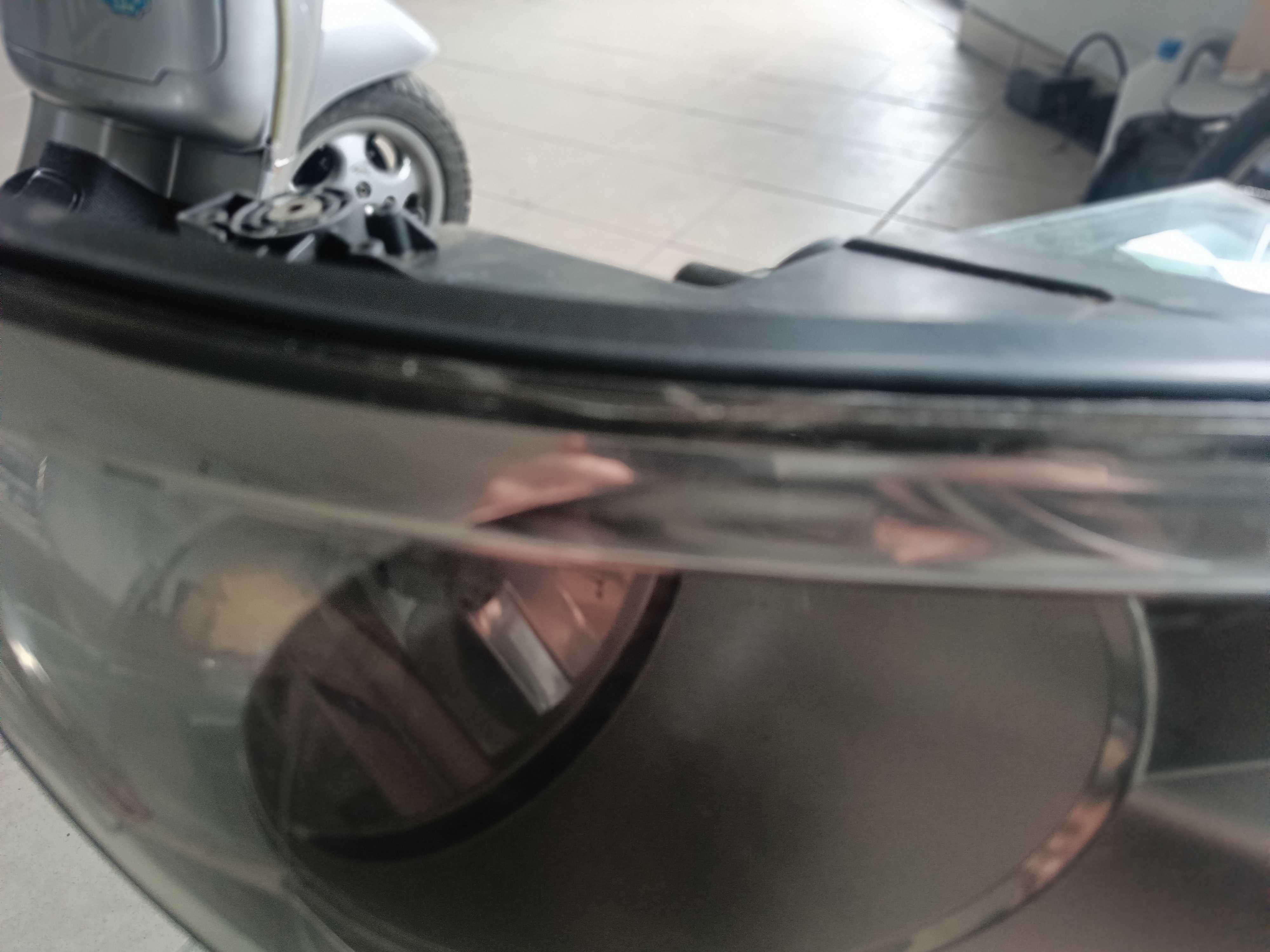 Lampa Prawy Przód Volkswagen Tiguan / Obudowa