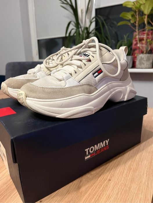 Biale sneakersy Tommy Jeans Hilfiger 37
