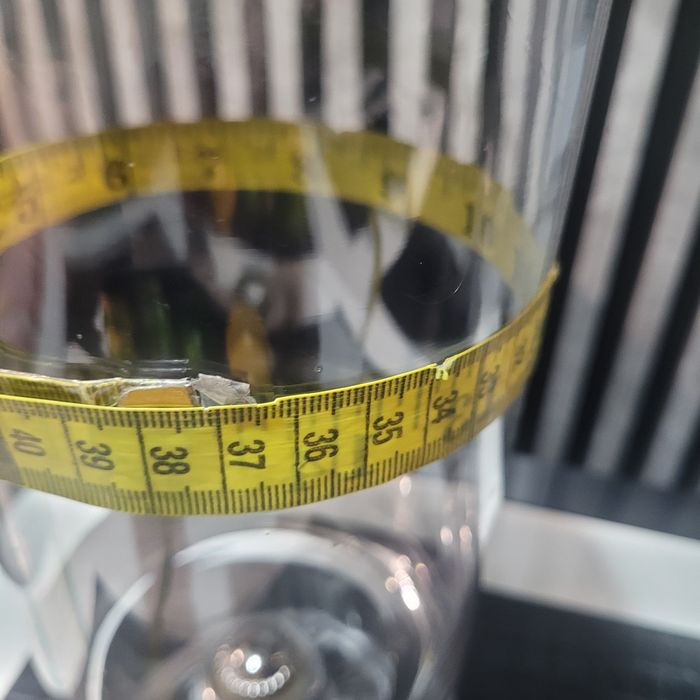 Pojemnik wysoki szklo plus metal dystrybutor do napoi