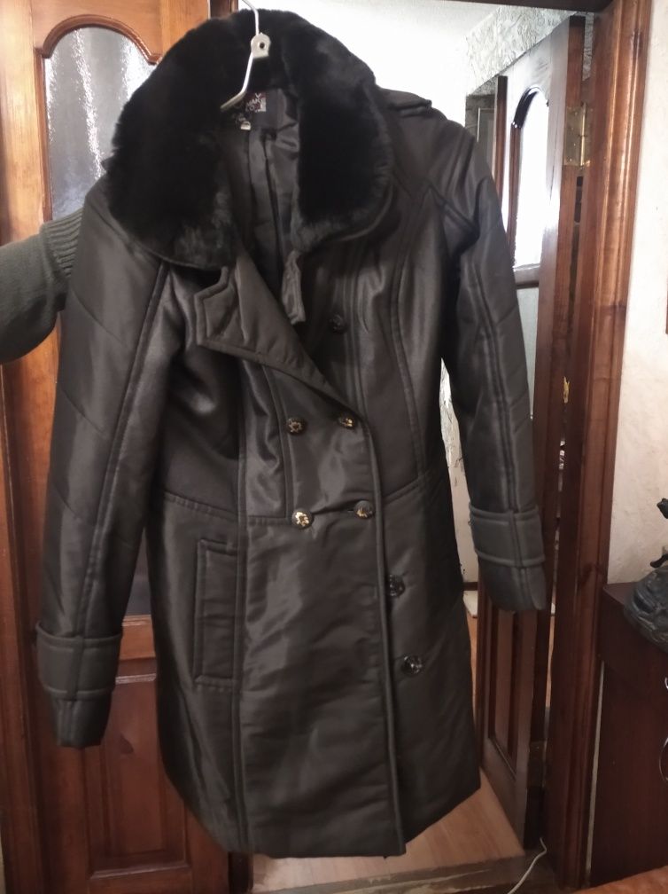 Продам женское зимнее пальто: 48 размера.Новое.