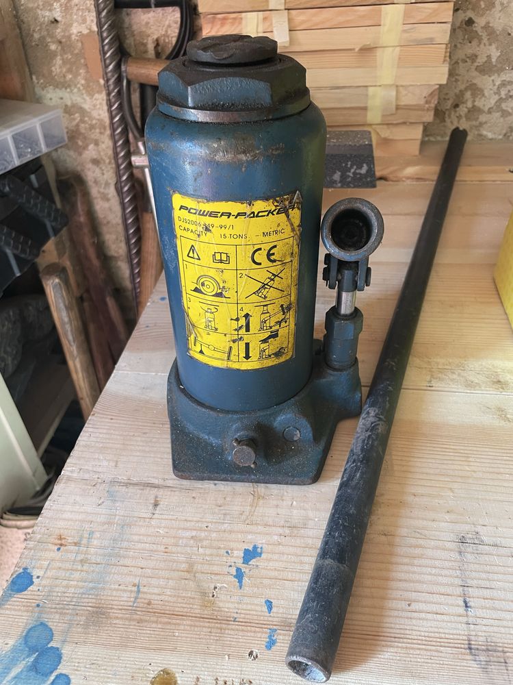 Podnośnik hydrauliczny słupkowy lewarek