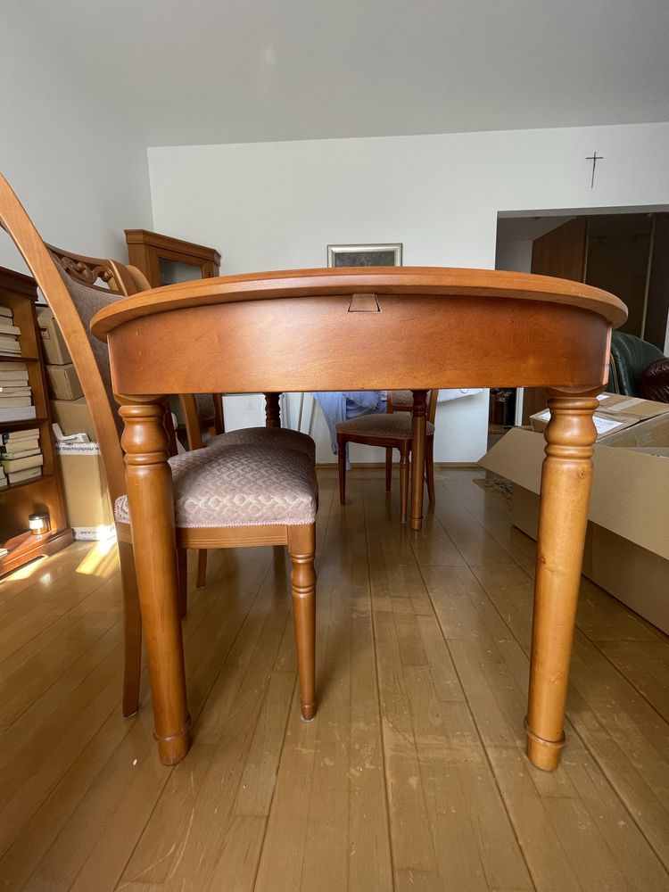 Drewniany rozkladany stół i krzesła (6sztuk)