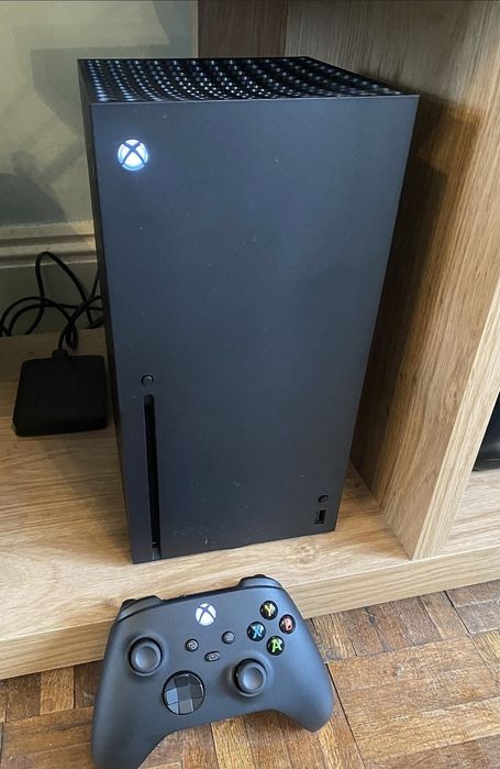 Xbox Series X 1TB c/ comando e caixa