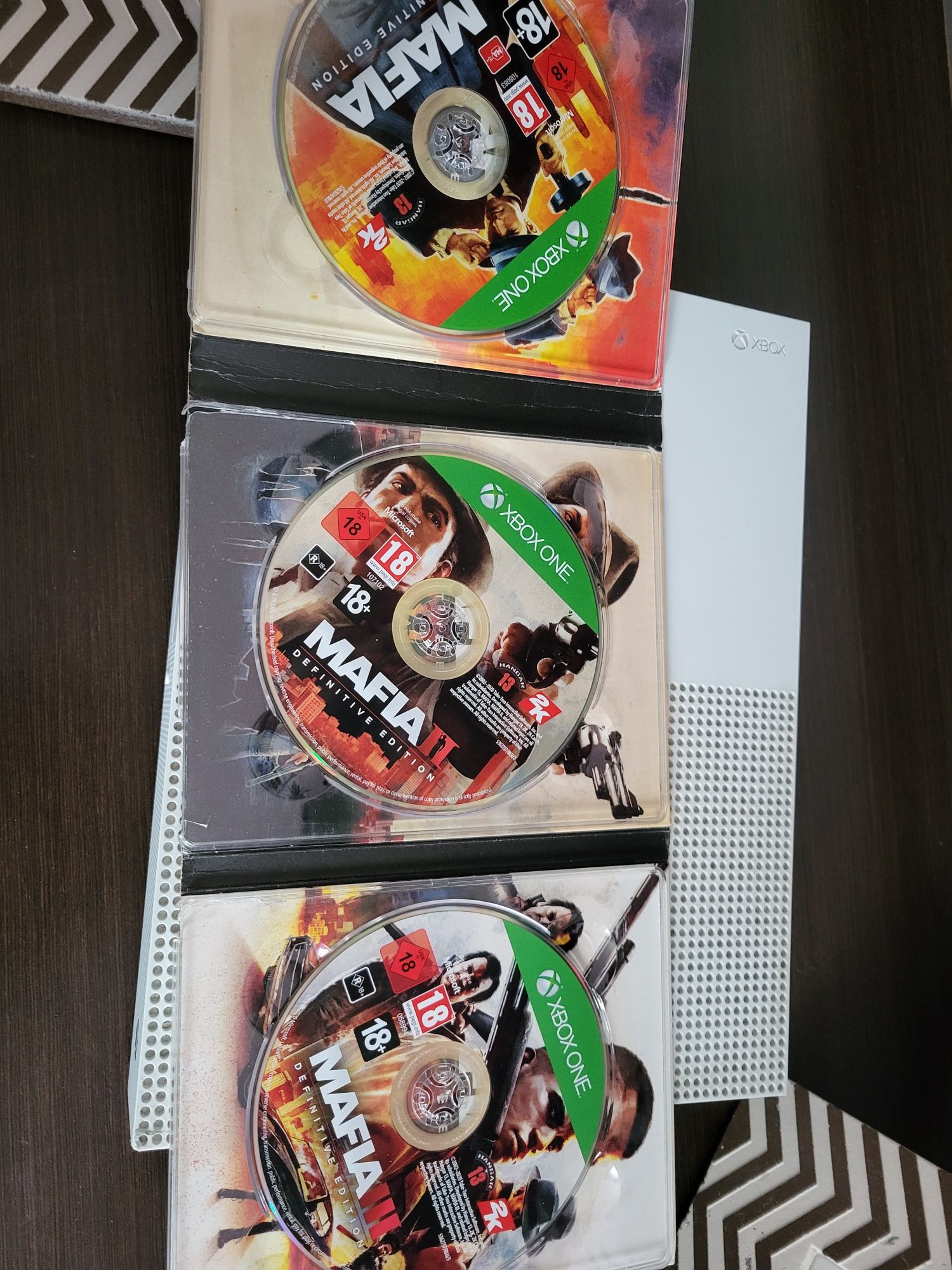 XBOX ONE S + 5 gier