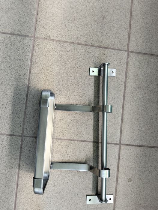 Grundtal Ikea, 2 relingi i 3 półki