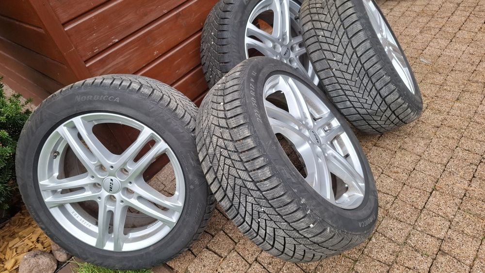 Koła Felgi 17tki .Nowe opony Zimowe