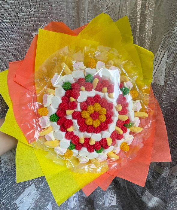 Подарункові їстівні букети та бокси на Ваш смак