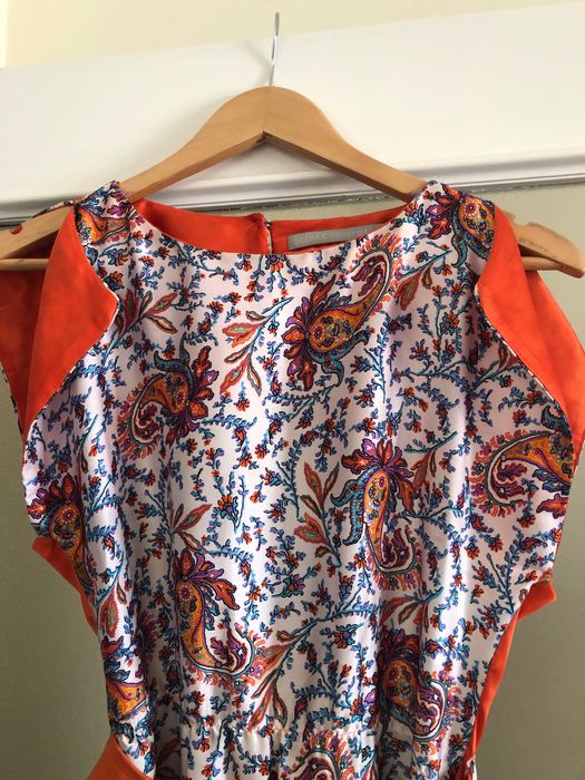 Vestido cor de laranja, tamanho M