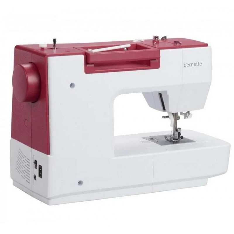 Комп'ютерна швейна машина Bernette Sew&Go 7