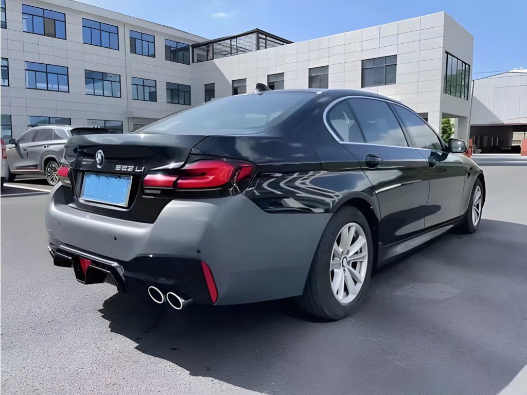 BMW 5 F10 Комплект рестайлінгу (обвісів) в G30 M5
