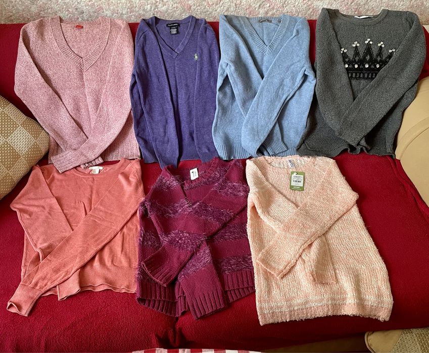 Свитера на девочку 10-14 лет по 90 грн.