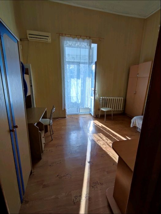 Продам 1 комнатную квартиру в центре недорого