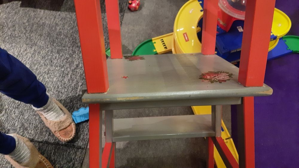 Kitchen Helper pomocnik stołek czerwony szary