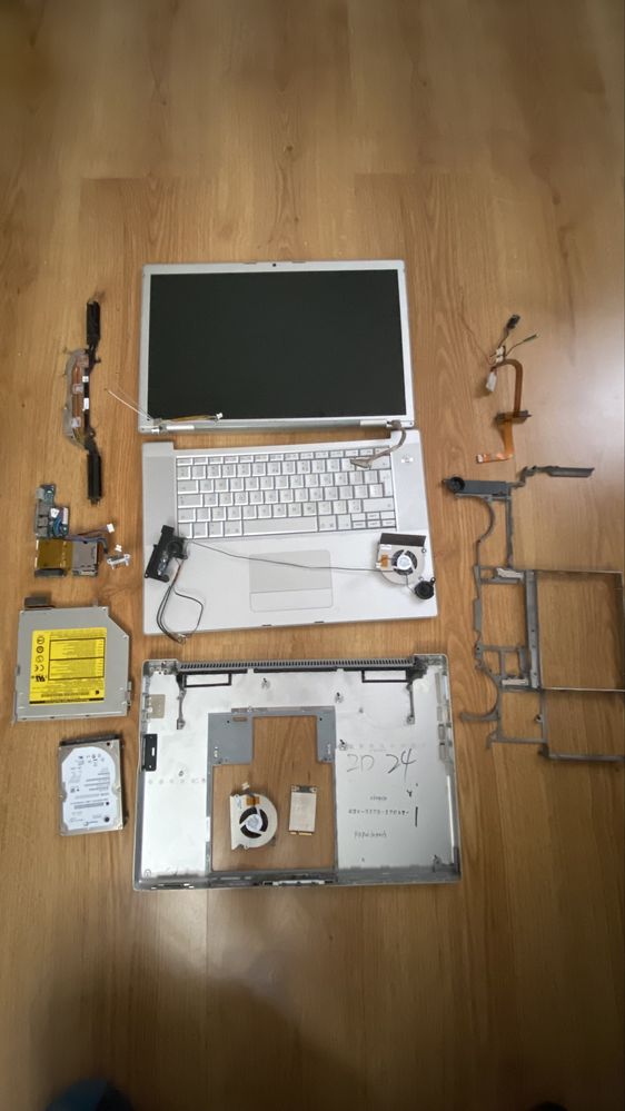 Apple macbook pro A1150 - części