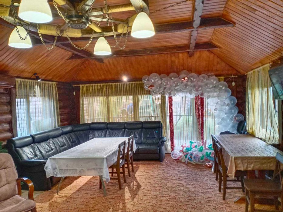 Оренда будинка дома с бассейном у реки с территорией посуточно у реки