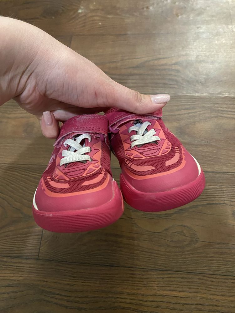 Взуття, кросівки clarks
