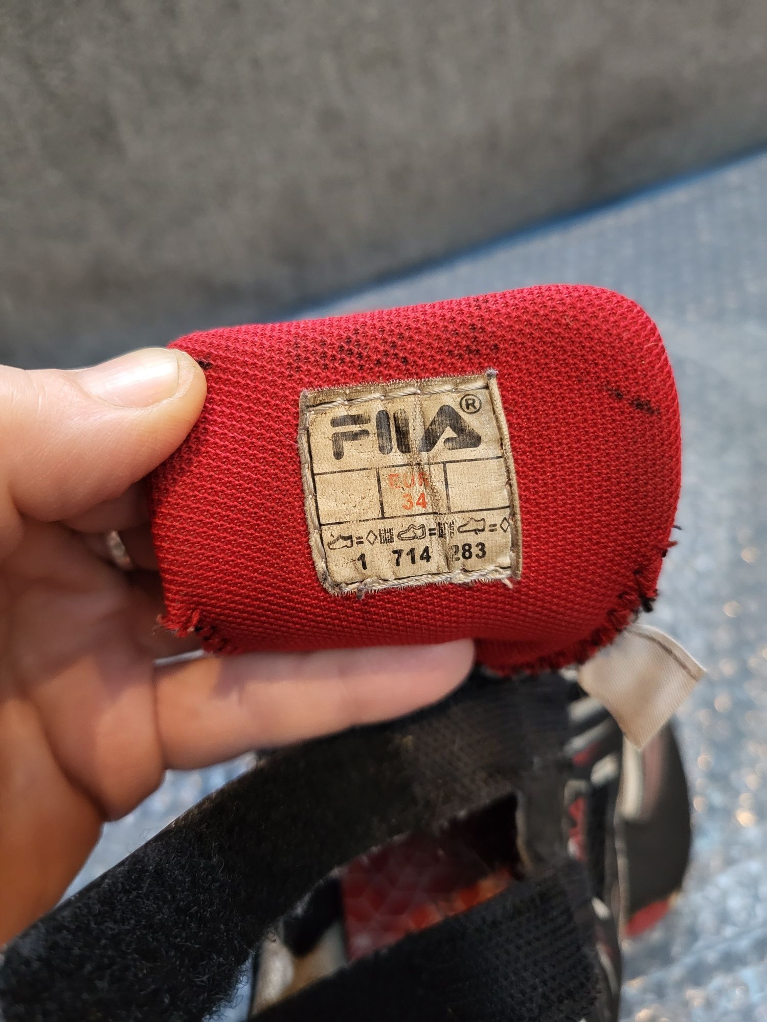 Buty chłopięce FILA r. 34