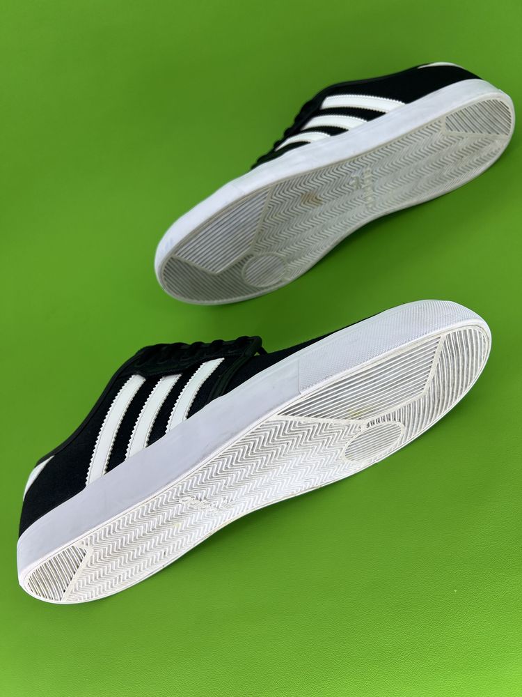 Чоловіче взуття  44р. Adidas SEELEY для скейтбордингу