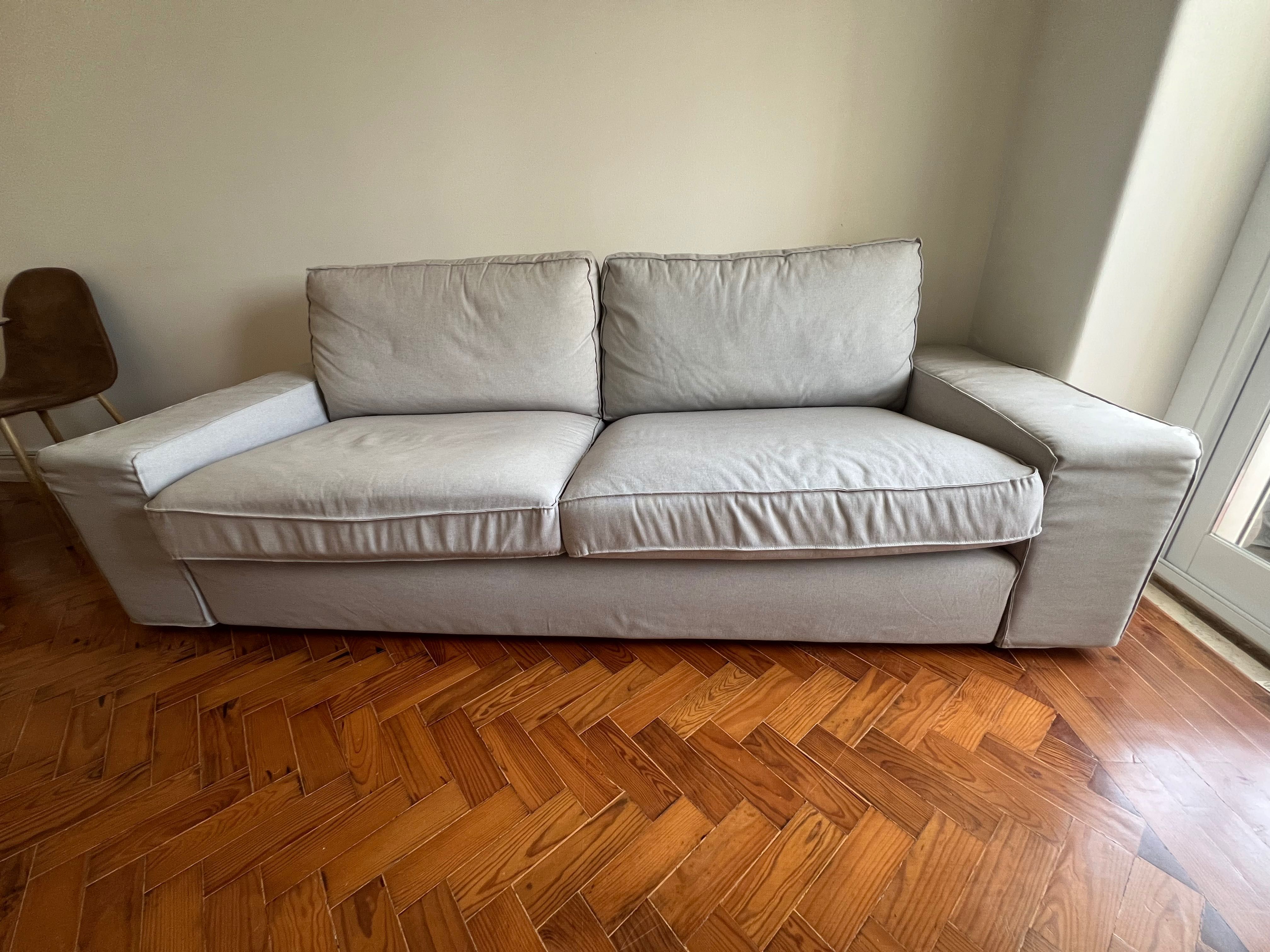 Sofá kivik 3 lugares