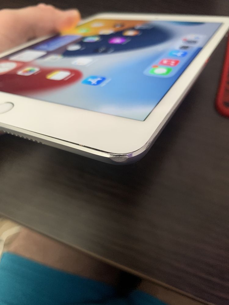 Продам Ipad mini 4, 32 гб