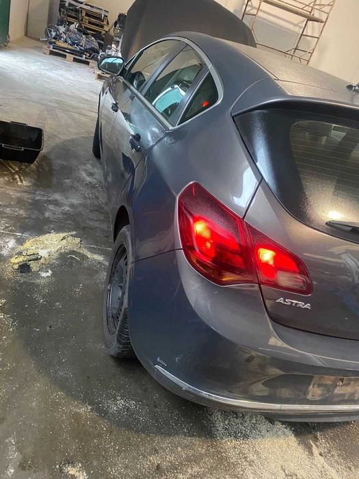 Розборка, шрот, запчастини Opel Astra J Hatchbak A17DTC