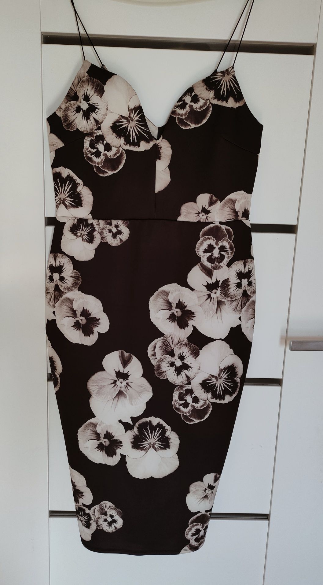 ASOS 42 piękna sukienka w kwiaty elegancka tuba