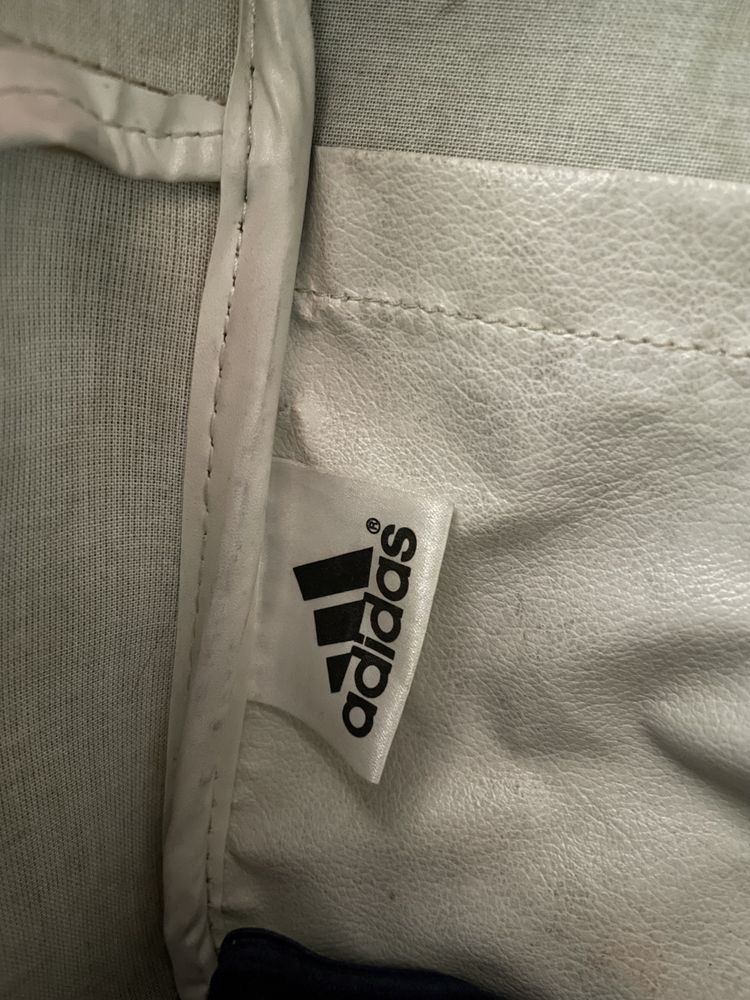 Мэссенджер adidas