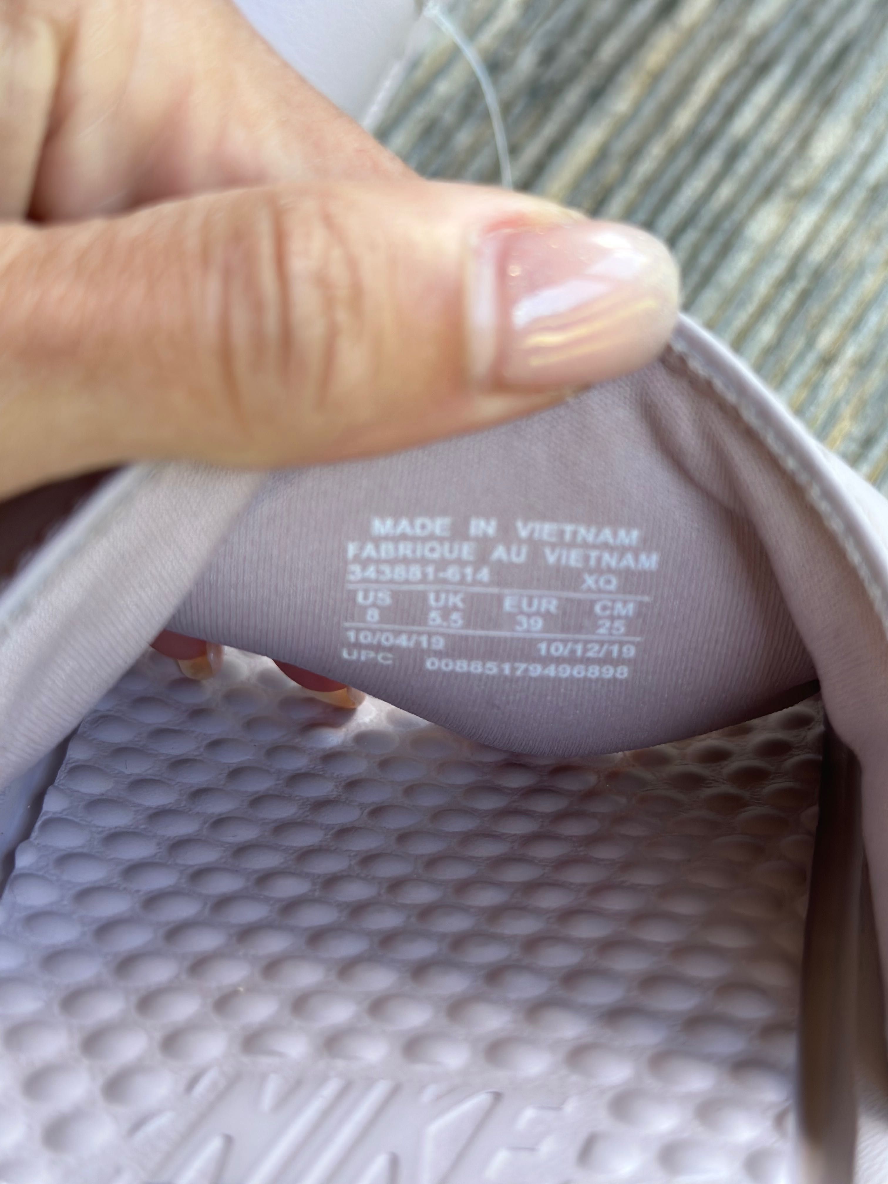 Жіночі шльопанці Nike, оригінал, нові, 39 розмір