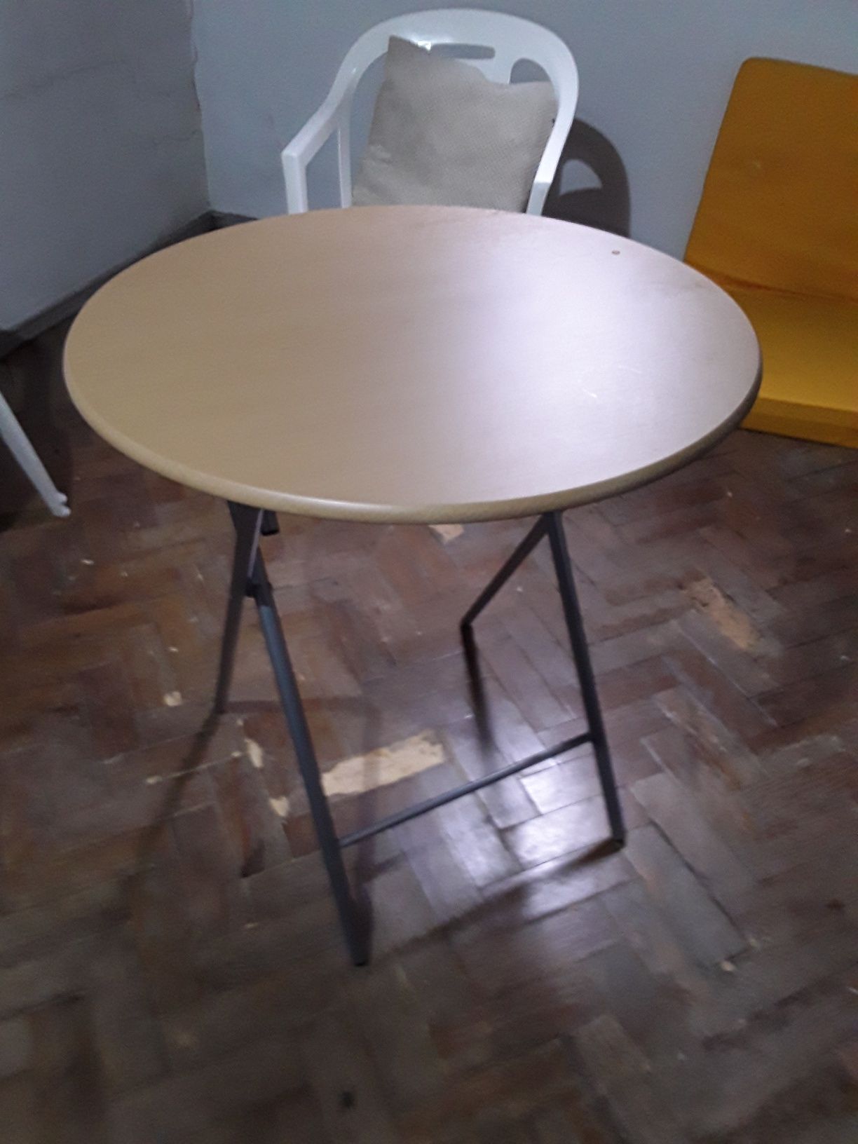 Mesa redonda  dobravel