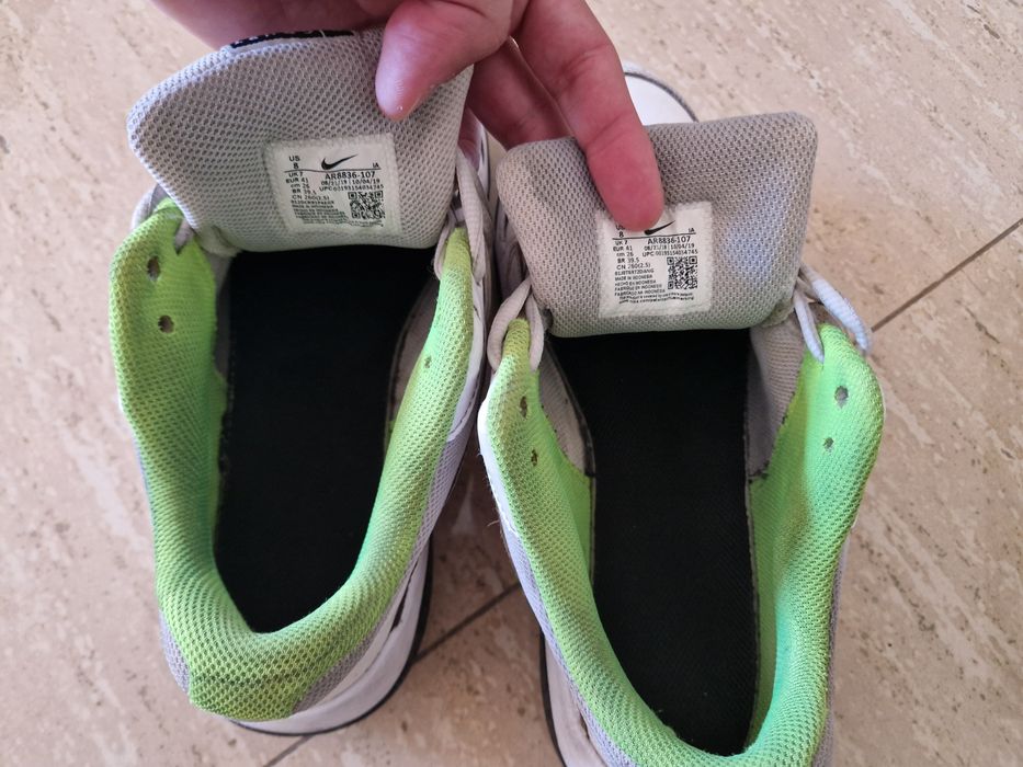 Ténis / Sapatilhas Nike brancos - tamanho 40 / 41